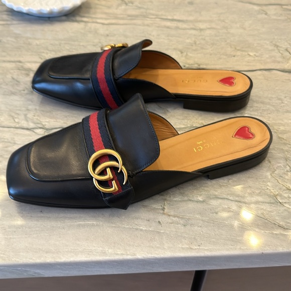 Gucci never worn slides - Picture 3 of 4
